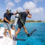 Excursión de buceo en catamarán